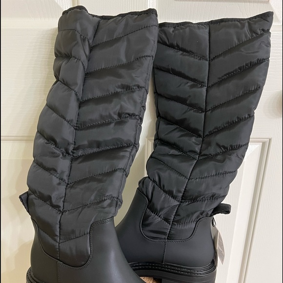 Women Quilted Boots - Picture 4 of 4